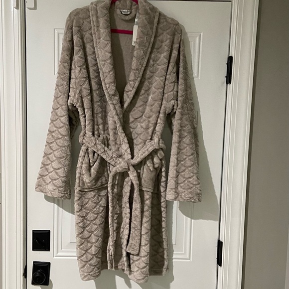 Hotel Spa Intimates & Sleepwear Hotel Spa Collection Robe New One